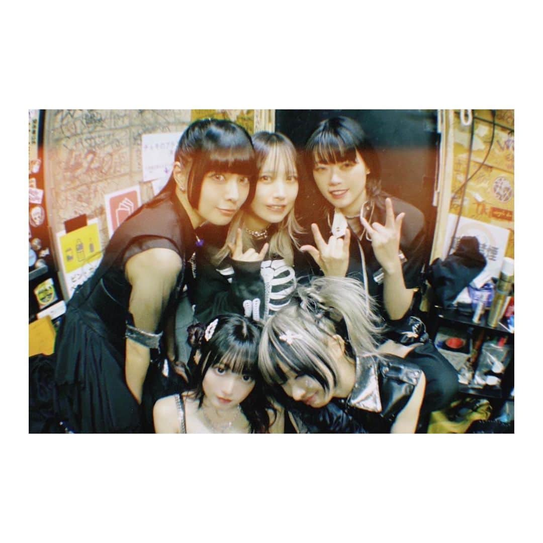 藤城リエのインスタグラム：「⁡ ⁡ ⁡ 🖤👩‍👧👩‍👩‍👧🖤② ⁡ ⁡」