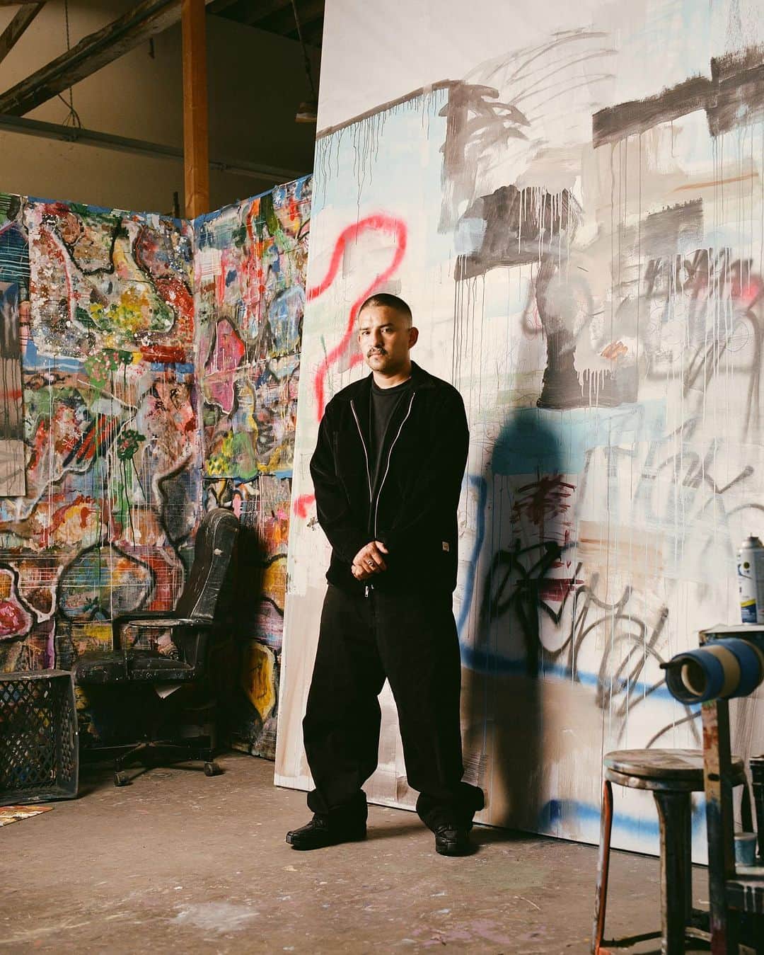 HYPEBEASTさんのインスタグラム写真 - (HYPEBEASTInstagram)「Meet the artists behind @Hypeart's 'Love Letters to LA' charity exhibition at @sized_ltd in East Hollywood: The show celebrates immigrant communities with diverse artworks inspired by personal journeys and families. The event partners with @bisquitdubouche cognac for a private opening reception, blending art techniques to convey societal messages and celebrate familial bonds. A portion of proceeds from the sale of works will go towards supporting LA-based charities including @dreamhausla, @directrelief and @lafoodbank. ⁠ ⁠ Click the link in our bio to read our full artist spotlight. ⁠ ⁠ Participating artists:⁠ @_alfonsogonzalezjr⁠ @dahnniii⁠ @edmundarevalo⁠ @jacob_rochester⁠ @mikereesay⁠ @honorablemohammed⁠ @patrick_martinez_studio⁠ @nicheceramics⁠ ⁠ Disclaimer: BISQUIT & DUBOUCHÉ™ Cognac. 40% alc./vol. (80 Proof). ©2023 Campari America, New York, NY. Enjoy Responsibly. #Ad21+」10月12日 0時04分 - hypebeast