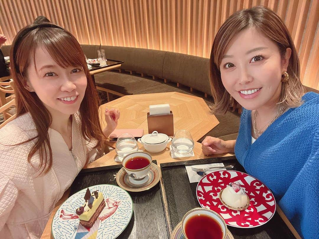 蒼井さやさんのインスタグラム写真 - (蒼井さやInstagram)「久しぶりにかずちゃん @kazuko.murata とランチしてきたよー😊✨️ パスタ食べてからのティータイムまで、、結局5時間くらい喋り続けてた😂 もはや何喋ってたか覚えてないくらいお互いマシンガントークだった🤣🤣 ここのチーズケーキめっちゃ美味しかった😋」10月11日 23時58分 - saya.aoi