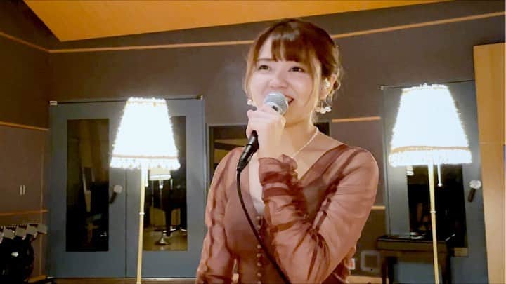 堀優衣のインスタグラム：「. 10月12日(木)23歳になりました〜🥳 23年前の今日も木曜日でした 新たなスタートをたくさんの方々からお祝いして頂き、最高の誕生日です💐  そして、、、 なんと本日20:00にオリジナル曲 #おばあちゃんの歌 をYouTubeにてプレミア公開します  🔗https://www.youtube.com/watch?v=psdWEKdmoXg  ぜひ聴いてください  #堀優衣」