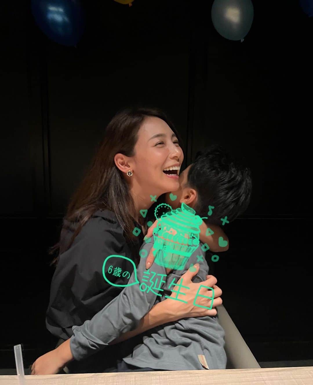 相武紗季さんのインスタグラム写真 - (相武紗季Instagram)「いつも忘れる写真をあげてみる。 昨日まで赤ちゃんだったはずなのに！！先日息子が6歳になりました✨健康にスクスク育ってくれたことと、いつも支えてくれるみんなに感謝の日！！！」10月12日 0時13分 - aibu_saki