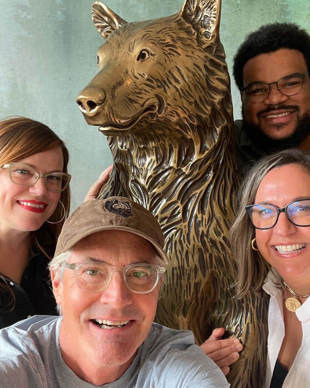 のインスタグラム：「Just a sleuth of bears and their cubs. Swipe for the cubs in question. 🐻🍷」
