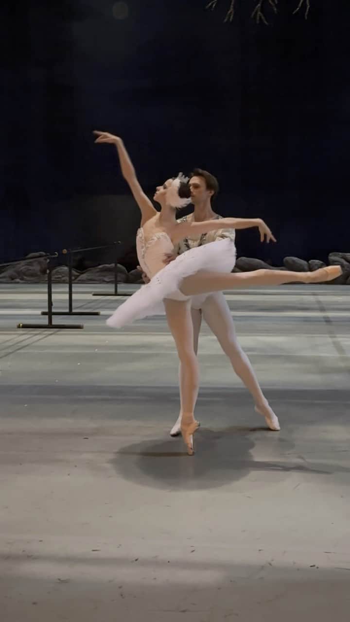 マリア・コーレワのインスタグラム：「SWAN LAKE in Beijing 11.10.23 today with impeccable partner and moving Siegfried @philipp_stepin 🤍🦢 Thank you everyone for today!!!! The audience was magic ❤️😍 And so was everyone who helped and supported backstage! Bravo to all of the dancers, love you!!! 🙏🏻」