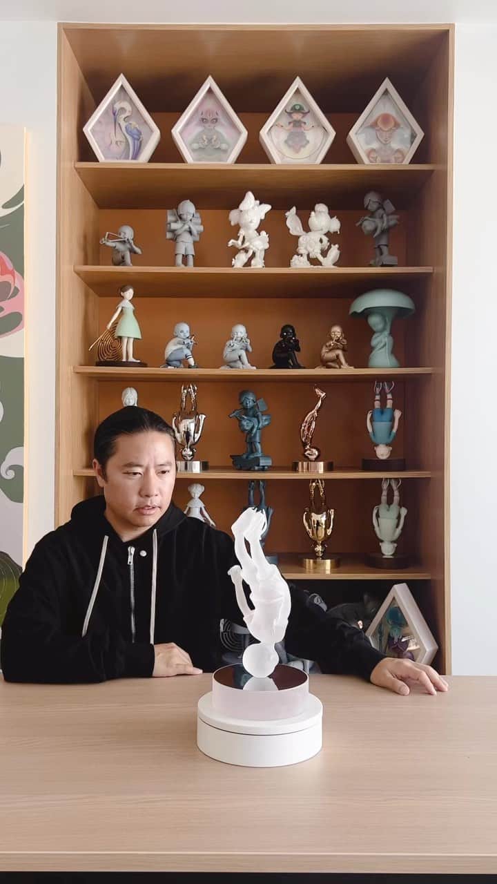 ジェームス・ジーンのインスタグラム：「Meandering thoughts about the Descendent - Lucid Dreamer. My first ever timed sculpture edition releases Oct 12 with @avant.arte @avantarteinsiders」