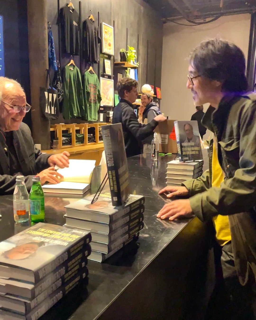 ケンゾーミナミのインスタグラム：「#wernerherzog smiling.  (Photo no.1 by @mandymweiss)」