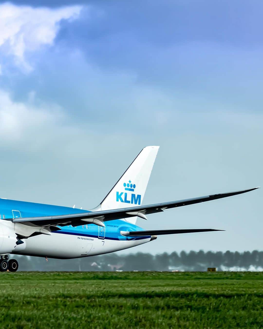 KLMオランダ航空さんのインスタグラム写真 - (KLMオランダ航空Instagram)「👉 Swipe for the full Dreamliner experience!  📸: @dutchavia   #klm #royaldutchairlines #dreamliner #boeing787 #avgeek #aviation」10月16日 22時40分 - klm