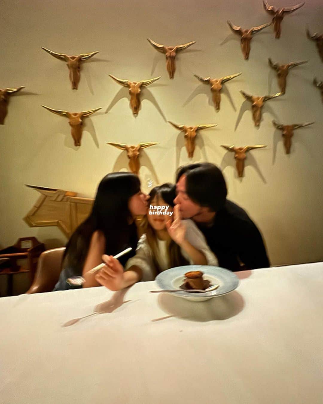 松本恵奈のインスタグラム：「グアムでりここのお誕生日会をしました♡ りここととおきのお誕生日の日も近いので 運動会の振替休日だったこともあり、 私とたかしからは旅行をプレゼント👨🏻👩🏻♡ りここも10歳。 早いなぁー。 だんだんお姉さんになってきたけど まだまだ甘えん坊で とっても可愛いです♡ ずっとこのままかわいくいてくれー。笑 日本に戻ったらお友達とお祝いしたり まだまだ楽しいことが沢山待ってるねー♡ 素敵な10歳にしてね！ 大好きだよー♡ #licoco #10歳 #お誕生日 #グアム」