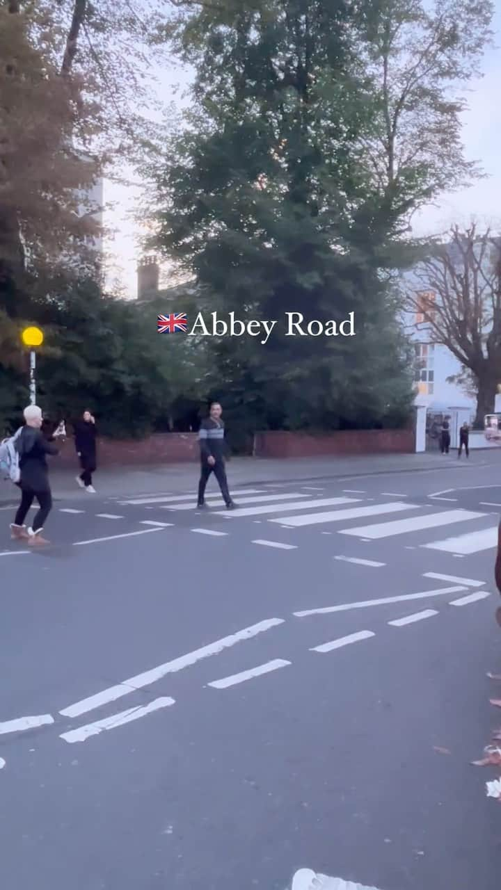 寺川里奈のインスタグラム：「#abbeyroad #abbeyroadstudios  #england #london #thebeatles」