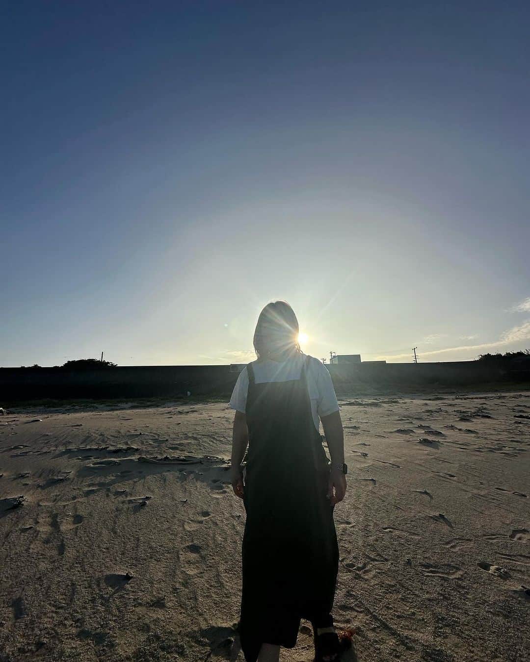 西村麻衣さんのインスタグラム写真 - (西村麻衣Instagram)「久しぶりの海」10月11日 16時30分 - maikey1006