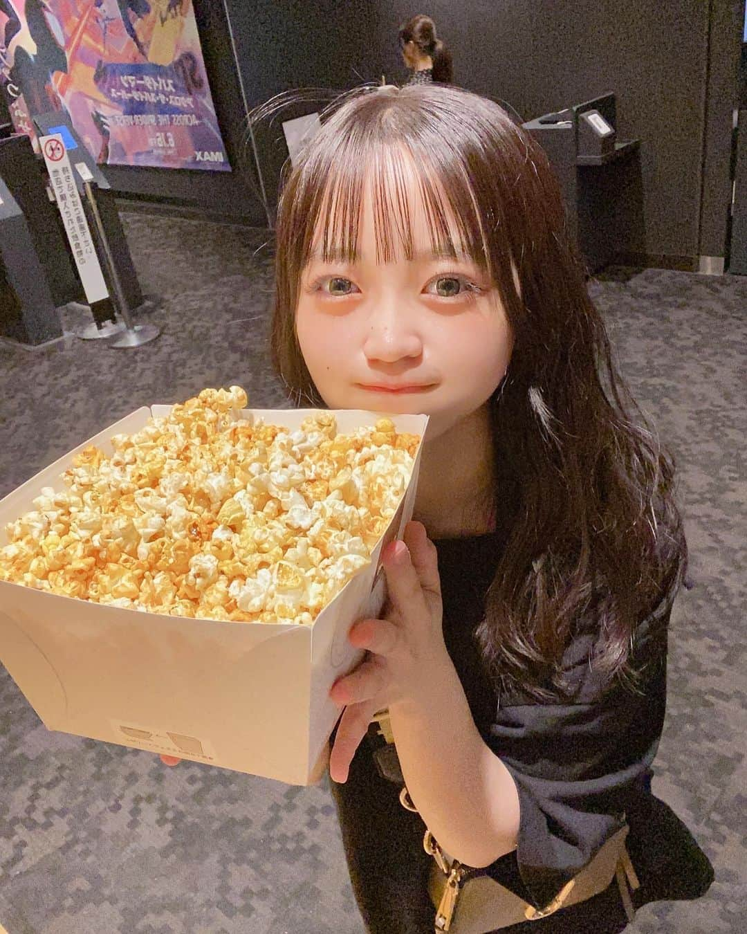 上田美夢さんのインスタグラム写真 - (上田美夢Instagram)「映画デートつれてってっ！‎꒰ᐡ⸝ɞ̴̶̷ ·̮ ɞ̴̶̷⸝ᐡ꒱♩  ┈┈┈┈┈┈┈┈┈♡┈┈┈┈┈┈┈┈┈┈  公式 @puregi_official  ・ ・ #PureGi #ぷれっぢ  #scawaii #エスカワ #レギュラーモデル #MIYU  #アイドル #オレンジ担当 #アイドルガーリー #フレンチガーリー  #秋冬コーデ #秋 #冬 #高校生 #JK #JKブランド #みゆまる #映画デート」10月11日 19時00分 - __m.u2525