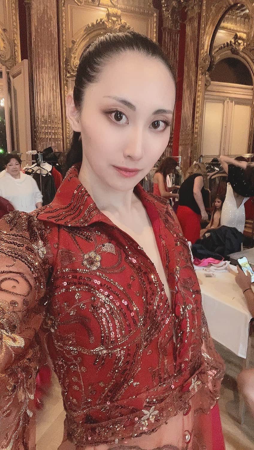 aya onoのインスタグラム：「Paris Fashion Week 2024SS  Model @onoaya_official   The Westin Paris VENDÔME  #PFW #PFW2024 #parisfashionweek  #paris #France  #thewestinparisvendôme  #asiaeuropefashionshow #wouldbeautyinnovations #WBI  #ワールドビューティーイノベーションズ  #sfidainternationalokinawa #okinawaorientalspa #EMMARITZ #パリコレクション  #パリコレ  #pariscollection #パリコレモデル #fashion」