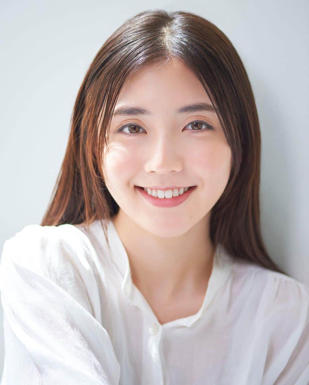 宮本和奏のインスタグラム：「🌼嬉しいお知らせ🌼  MBSラジオ「イマドキッ ドゥフドゥフ ナイト」パート3の新メンバーとして出演が決定しました！  初めてのことも多くてとてもドキドキワクワクですが、出演者の皆様と一緒に楽しい時間をお届けできるように全力で楽しみます🤍  番組リニューアルの10/17(火)が 初回出演、毎週火曜26:00頃放送です✨お楽しみに！ ・ #イマドキッドゥフドゥフナイト #MBSラジオ #宮本和奏」