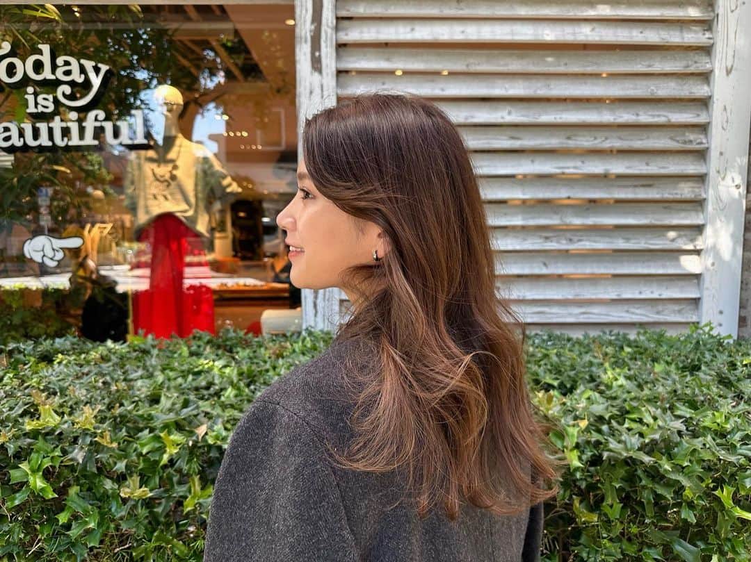 久松郁実さんのインスタグラム写真 - (久松郁実Instagram)「⁡ ⁡ ⁡ すっかり秋〜〜🍂 ⁡ 最近はブラウンヘアーな気分🤭🤎 @freera_hair  @freera_shoma_okuda」10月11日 16時58分 - ikumi_hisamatsu