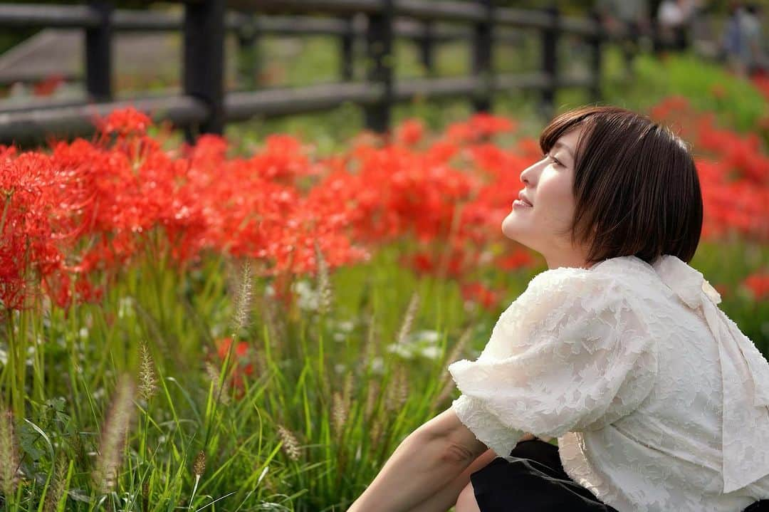 可愛ゆりあさんのインスタグラム写真 - (可愛ゆりあInstagram)「曼珠沙華🌺  #ポートレート　#ポートレート撮影 #ポートレートモデル　#portrait #曼珠沙華　#花と私　#プルクラ撮影会 #撮影モデル　#撮影会モデル」10月11日 16時58分 - smilrina.love