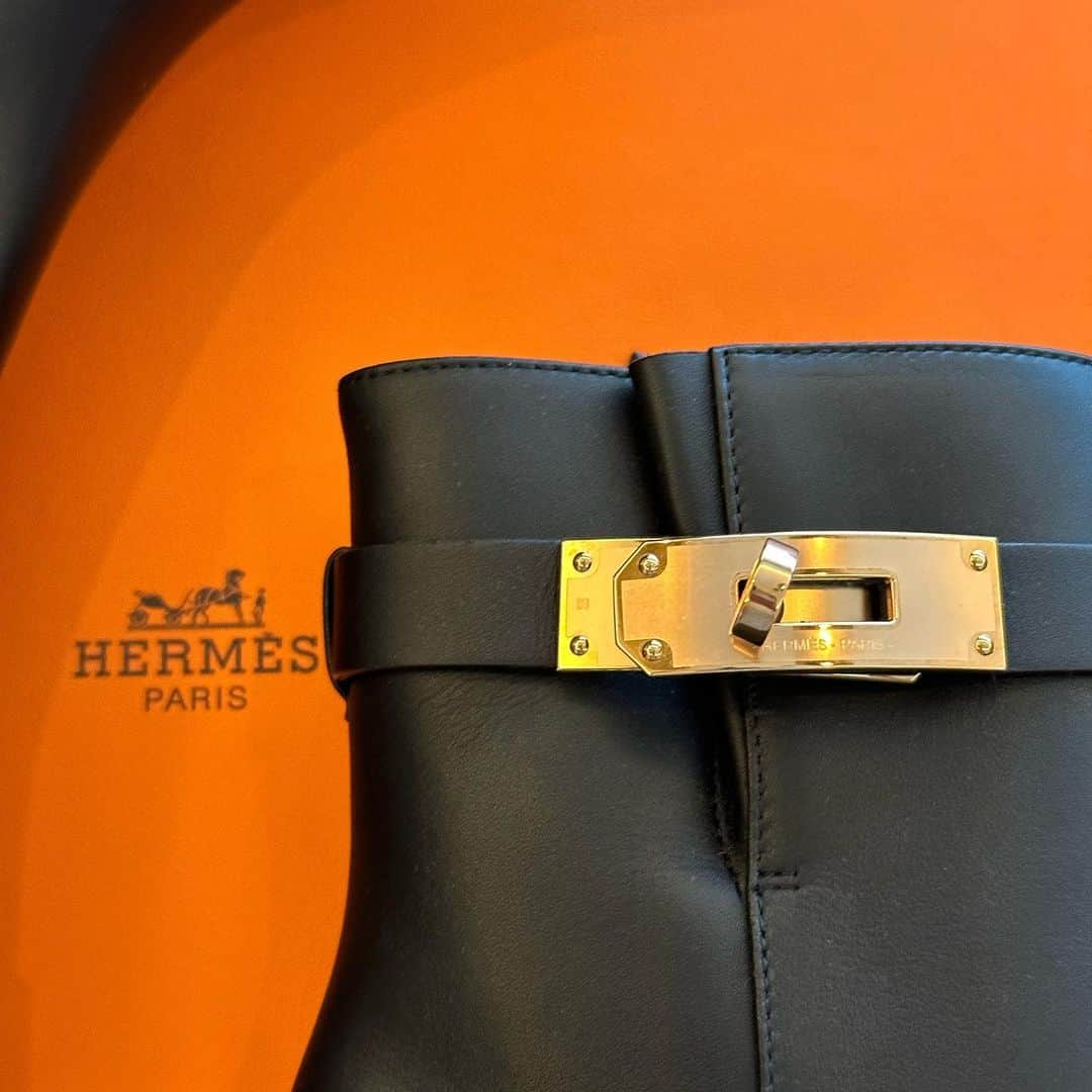 CHIHIRO♡のインスタグラム：「pink gold❤︎  うれしい🥹🥹🥹  #hermes」