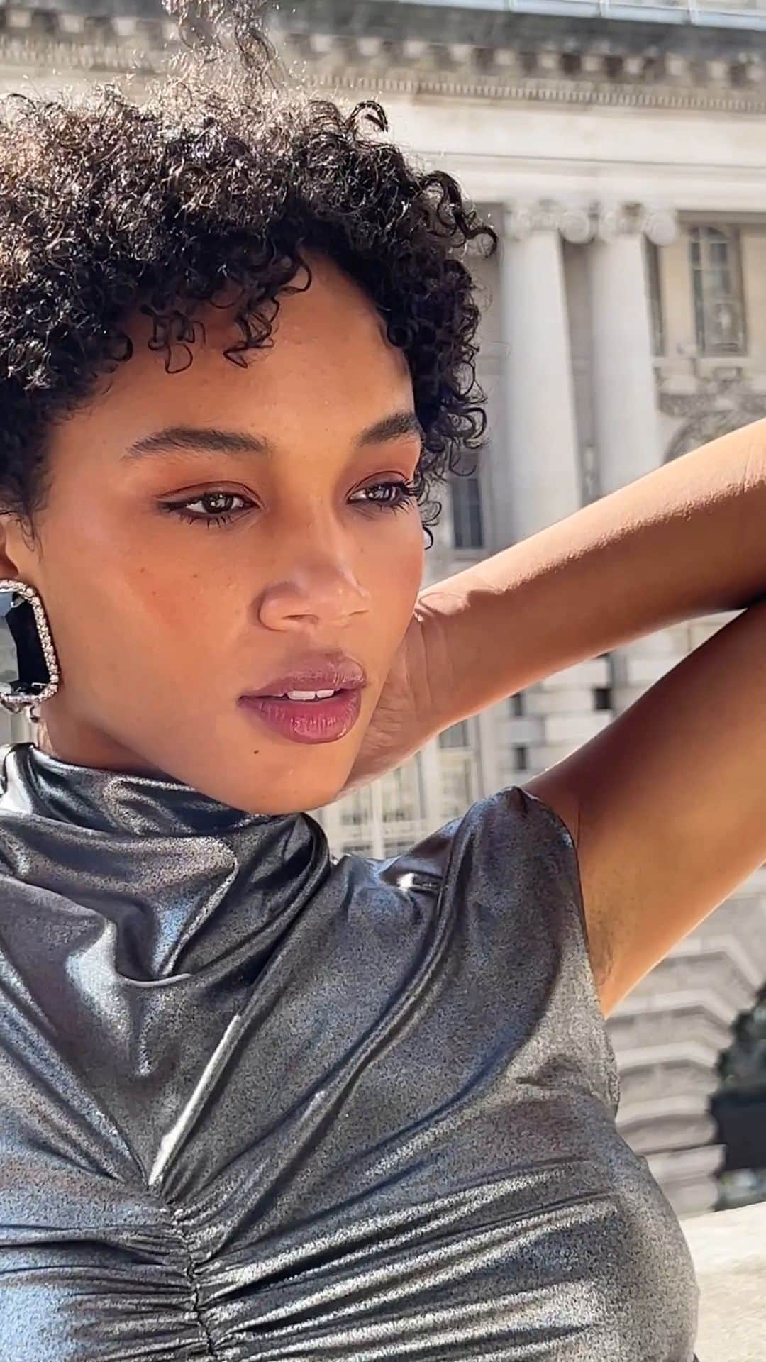 ASOSのインスタグラム：「Just dropped: statement looks only 💋   BTS on set of our latest shoot.」
