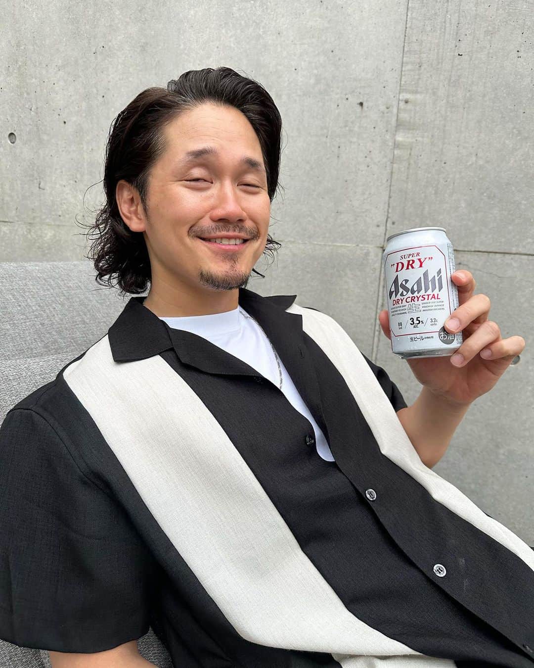 宮城大樹さんのインスタグラム写真 - (宮城大樹Instagram)「アサヒビールさんからアルコール分3.5％の新しいビールが誕生するということで試飲会に行ってきました。  その名も 「アサヒスーパードライ ドライクリスタル」  担当者さんが商品説明の時に【生ビール】にこだわりました。  と教えて頂き、いざ飲んでみるとアルコール分3.5％とは思えない本格的なビールで、飲みやすく美味しかったです。  そして、【ライフスタイル】をコンセプトに商品開発をしたともおっしゃっていてまさにマッチした飲み物。  アルコール分3.5％だから、サウナ後の喉の潤しや、趣味などの時間をより楽しみたいときにマッチしそうだと思いました。  10月11日発売なので皆さんもぜひ飲んでみてください。  @asahibeer_jp  #PR #アサヒスーパードライ_ドライクリスタル　 #スーパードライ　 #アサヒビール　 #サ活」10月11日 17時03分 - dykinman