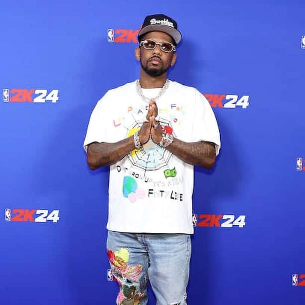 ファボラスのインスタグラム：「It’s all fun & games til I wanna play too @nba2k   #NBA2K24LaunchEvent」