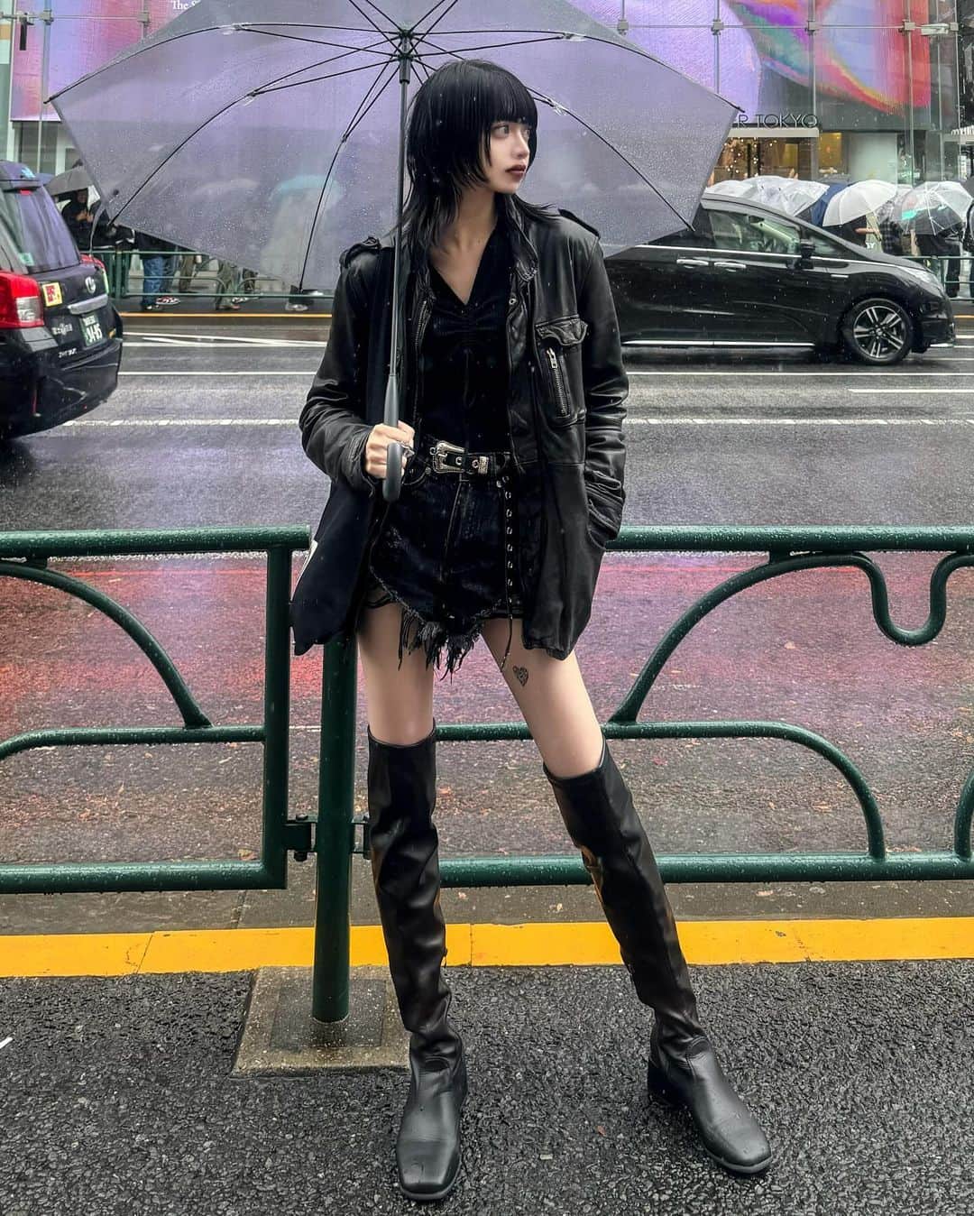 櫻子さんのインスタグラム写真 - (櫻子Instagram)「雨きらい。けど家の中から雨見るのはスキ。」10月11日 17時07分 - rako_bear_
