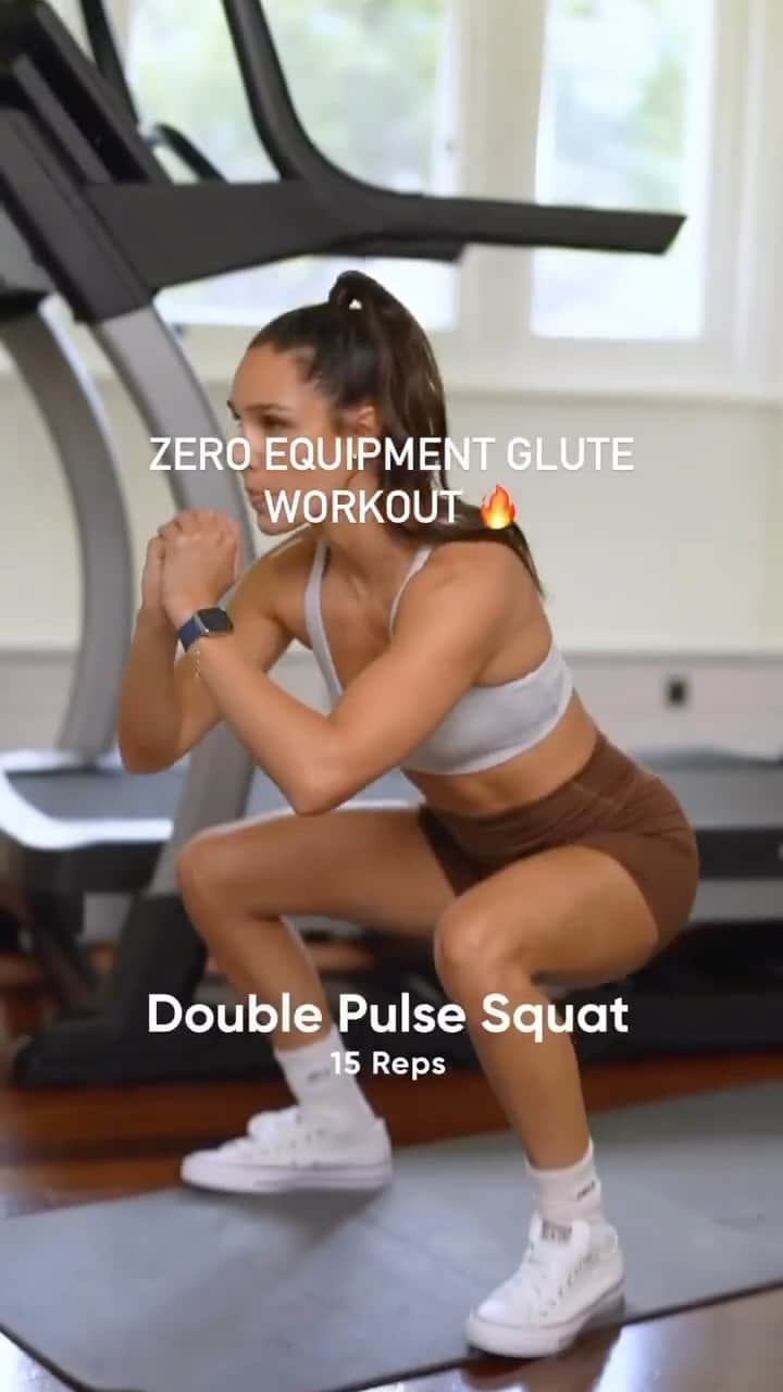 のインスタグラム：「LOWER BODY WORKOUT.  ZERO EQUIPMENT. AT HOME OR IN THE GYM.  🔥Double Pulse Squat - 15 reps 🔥Glute Bridge - 15 reps 🔥Squat and Lunge - 30 reps (15 each side) 🔥Hip Adduction - 30 reps (15 each side) 🔥Jump Squat - 15 reps 🔥Donkey Kicks - 30 reps (15 each side) 🔥Clams - 30 reps (15 each side)  Do three rounds.  There are plenty more workouts like this in the @sweat app! My Zero Equipment program is a mustttt if you love these fiery body-weight workouts. I’ve put the link in my bio to download @sweat using the free trial.  #SweatCommunity #SweatWithKayla」