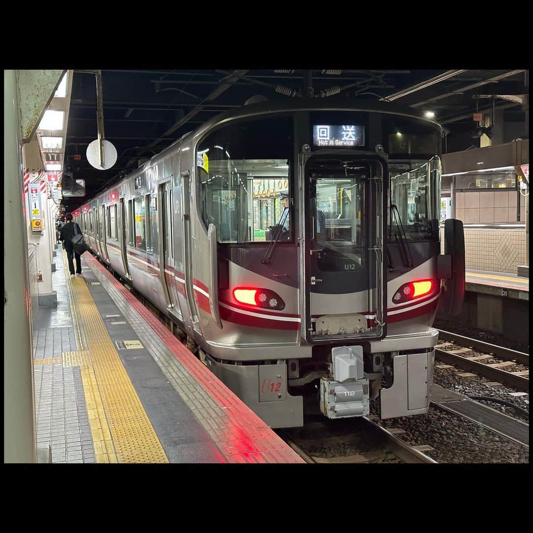 伊藤壮吾さんのインスタグラム写真 - (伊藤壮吾Instagram)「#今日の鉄道 1198番線 七尾線の普通電車で、金沢に戻りました。 1日目、おしまい。」10月11日 17時26分 - sougo05com_rapid