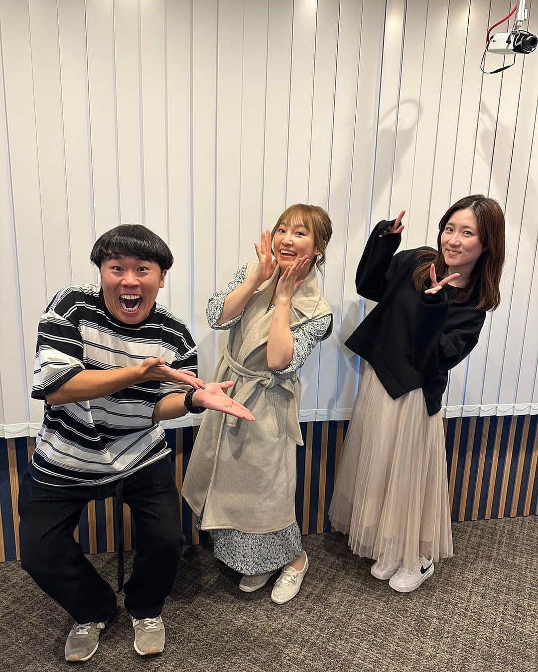 浅井未歩さんのインスタグラム写真 - (浅井未歩Instagram)「【生出演ありがとうございました！&出演番組のお知らせ】 引き出し上手なパーソナリティの皆様のおかげで、とっても楽しくお話しさせていただきました！ありがとうございます😆  新曲Tears.どうだったかな？  ついに明日！配信リリース🔥です🙌  【出演情報】  10月14日（土）19:00〜21:00 STVラジオ　リアルタイム！ パーソナリティ：田村みなみさん  10月29日(日)  20:00〜21:00 BRAND NEW TUNE コメント出演  こちらもぜひ聞いてね✨  10/18は、ビーマイレディオ！🙌  そして今日はこれから ゆかこさんの番組に生出演させていただきますっ🙌  #アフタービート #ゴゴラジ #ゴーゴーラジオ #リアルタイム #stvラジオ  #hbcラジオ #ノースウェーブ」10月11日 17時33分 - asaimiho____24