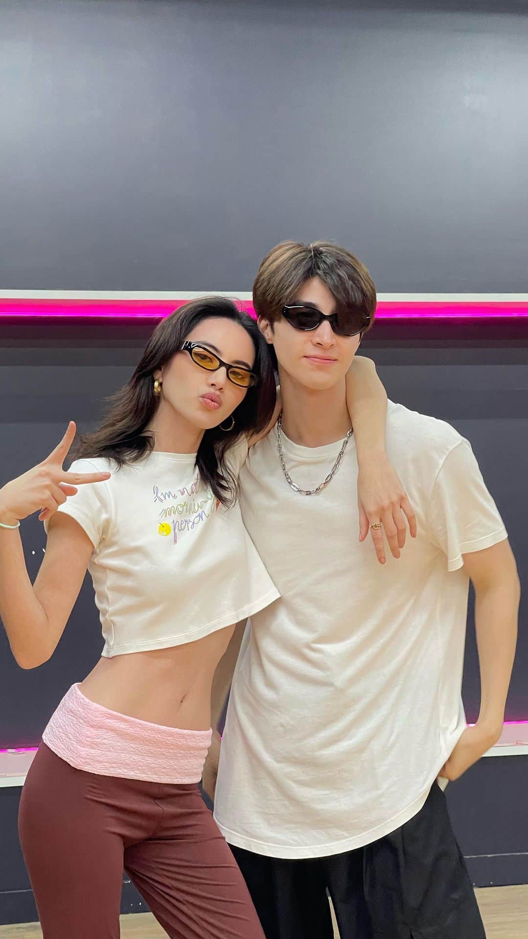 マイ・ダーウィカーのインスタグラム：「@blue_pongtiwat 😎」