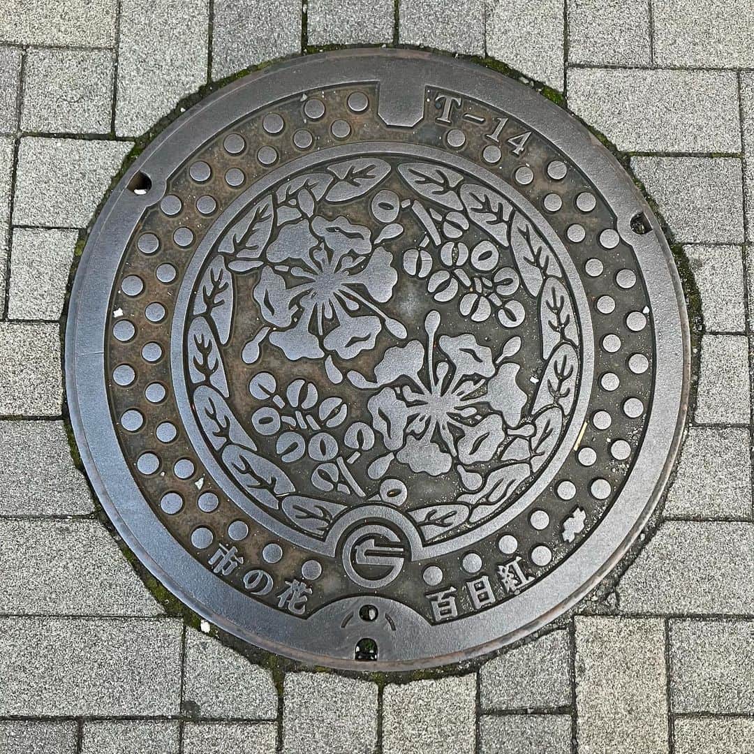 岡倫之さんのインスタグラム写真 - (岡倫之Instagram)「#ゲゲゲの鬼太郎 #調布駅 #マンホール #マンホール蓋 #マンホール好き #マンホーラー #日本グラウンドマンホール工業会 #日本マンホール蓋学会 #下を向いて歩こう #路上アート #路上の芸術 #オーカーン  #プロレスラー #manhole #manholecover #japanmanhole #gegegenokitaro #kitaro」10月11日 18時06分 - great_o_khan