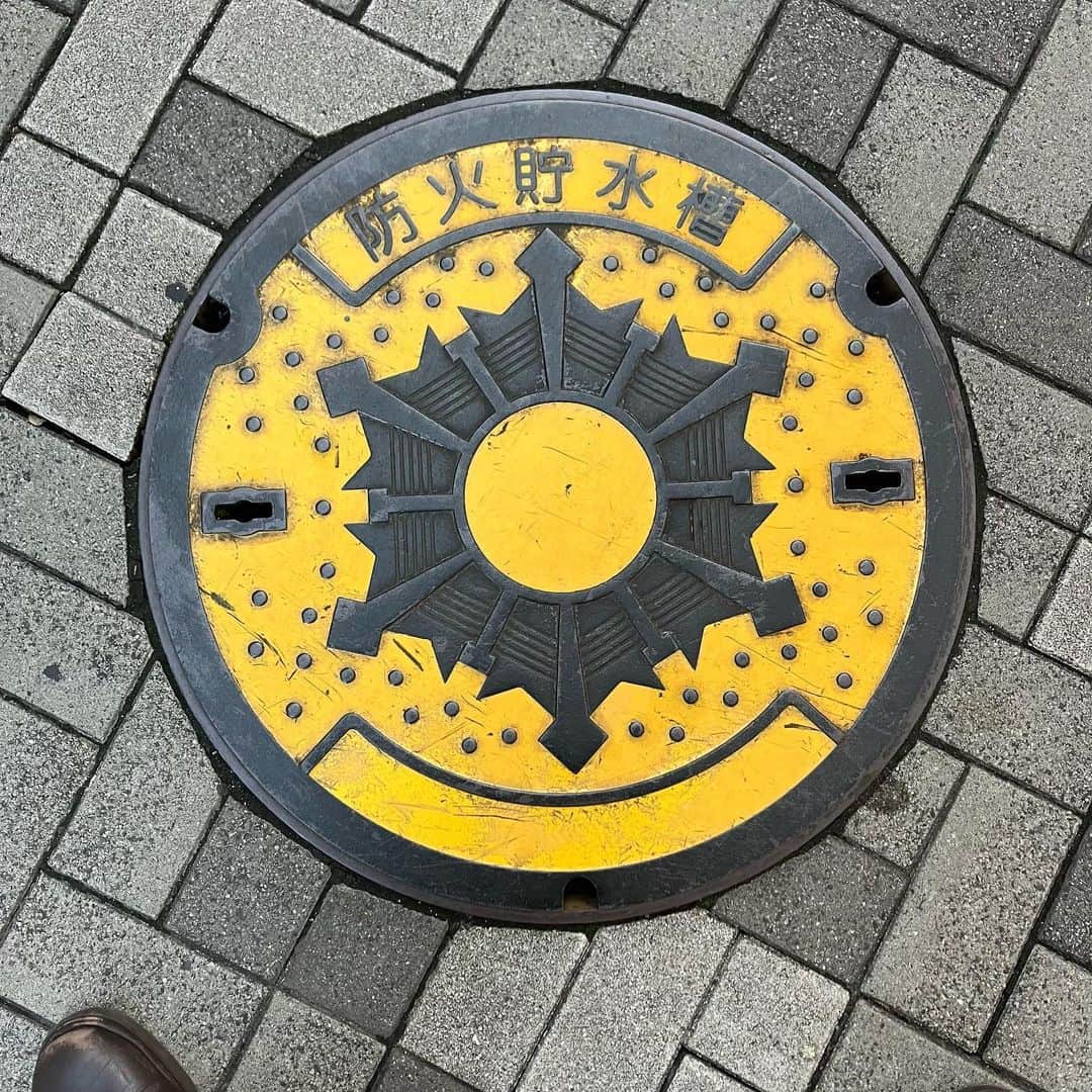 岡倫之さんのインスタグラム写真 - (岡倫之Instagram)「#ゲゲゲの鬼太郎 #調布駅 #マンホール #マンホール蓋 #マンホール好き #マンホーラー #日本グラウンドマンホール工業会 #日本マンホール蓋学会 #下を向いて歩こう #路上アート #路上の芸術 #オーカーン  #プロレスラー #manhole #manholecover #japanmanhole #gegegenokitaro #kitaro」10月11日 18時06分 - great_o_khan