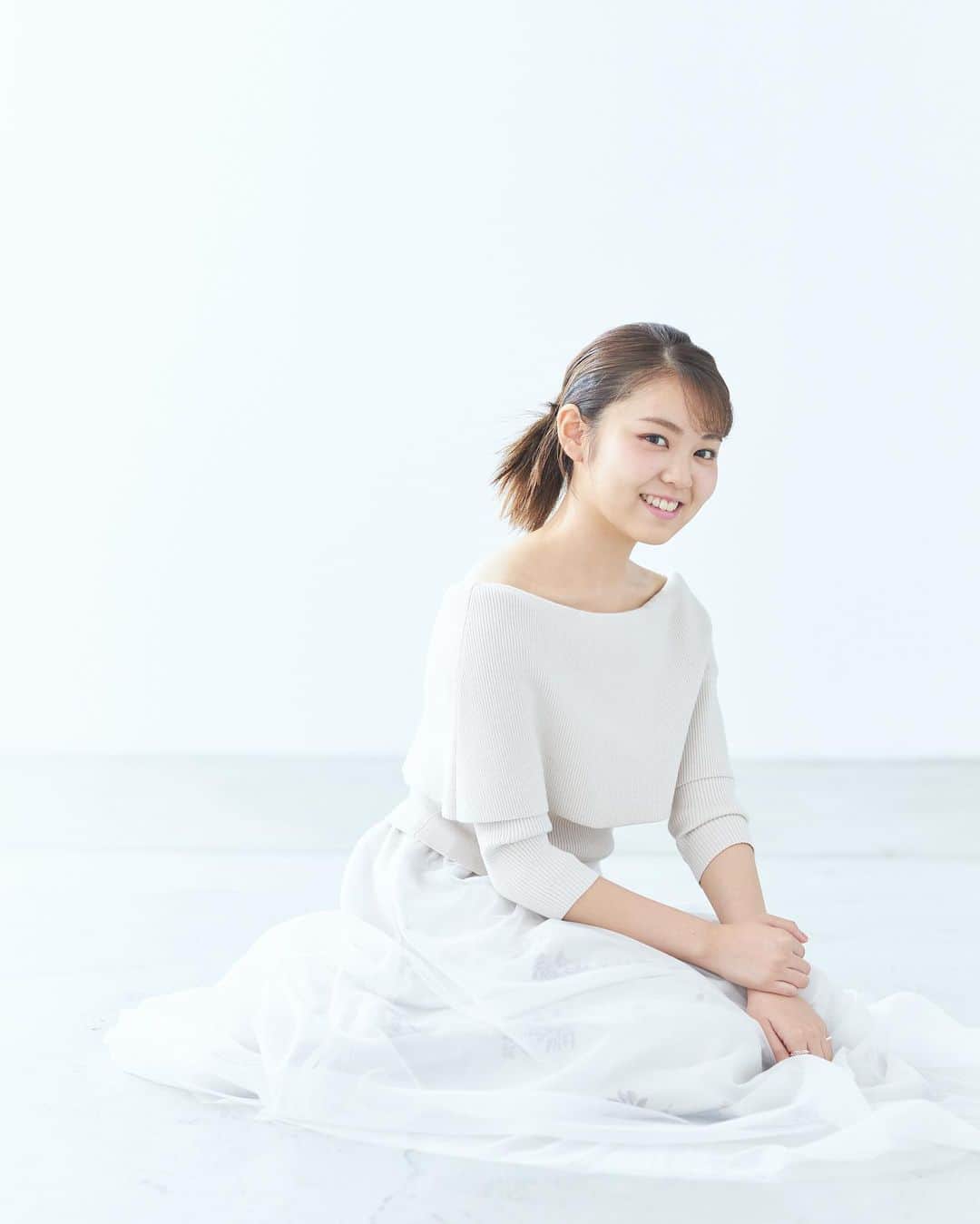 堀優衣のインスタグラム：「. 𝑁𝐸𝑊 𝑉𝐼𝑆𝑈𝐴𝐿📸  #堀優衣 #yuihori」