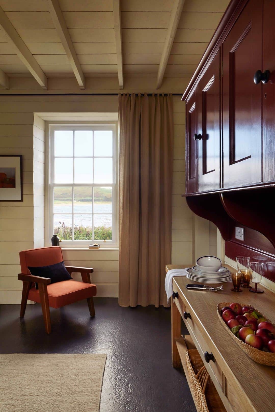 Zara Homeのインスタグラム：「HIGHLANDS SCAPE • Autumn patterns inside a shore cottage on a remote peninsula in the Scottish highlands, comfortable simplicity brimming with isolated romance, cozy textures and warm light. Find out more at zarahome.com」