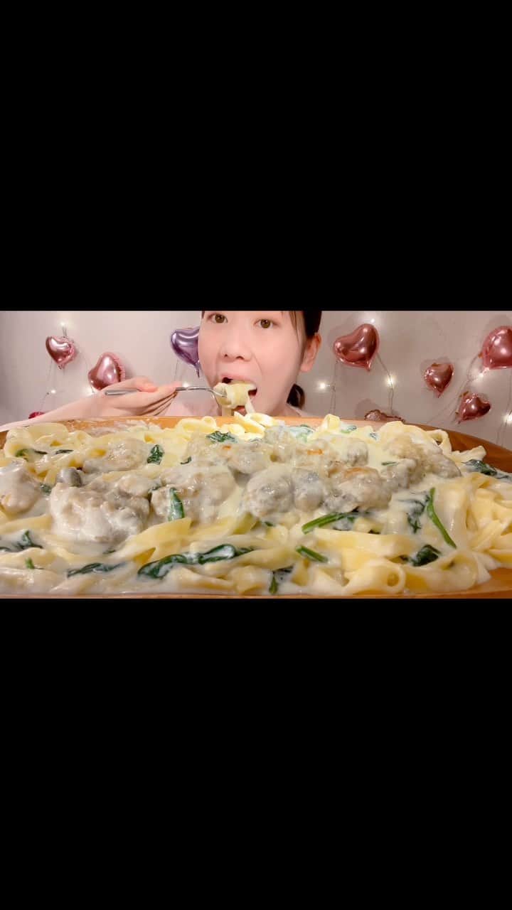 MIYUのインスタグラム：「Oyster Cream Pasta🦪牡蠣クリームパスタ🦪 #asmr #asmreating #eating #mukbang」
