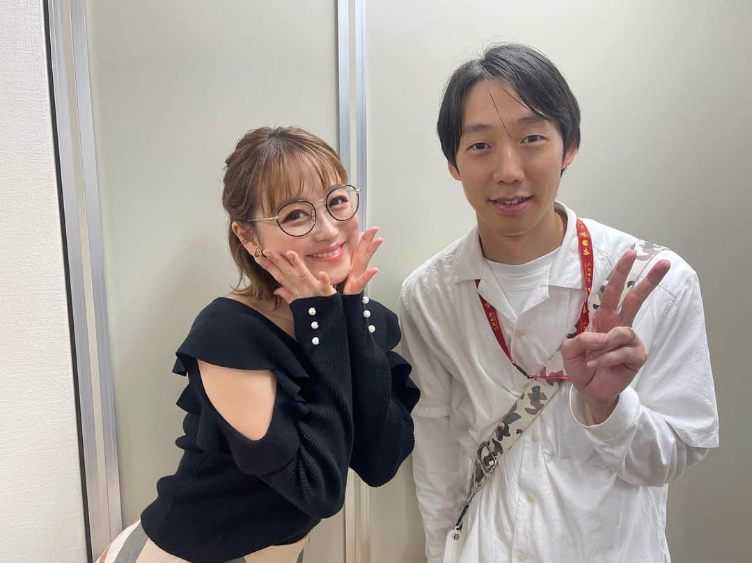 鈴木奈々のインスタグラム：「今日はNHKで収録でした😊 めちゃめちゃ優しい人柄の良いディレクターさんです✨ めちゃめちゃ大好きなスタッフさんです🌈 本当に本当にいい人なんです✨✨」