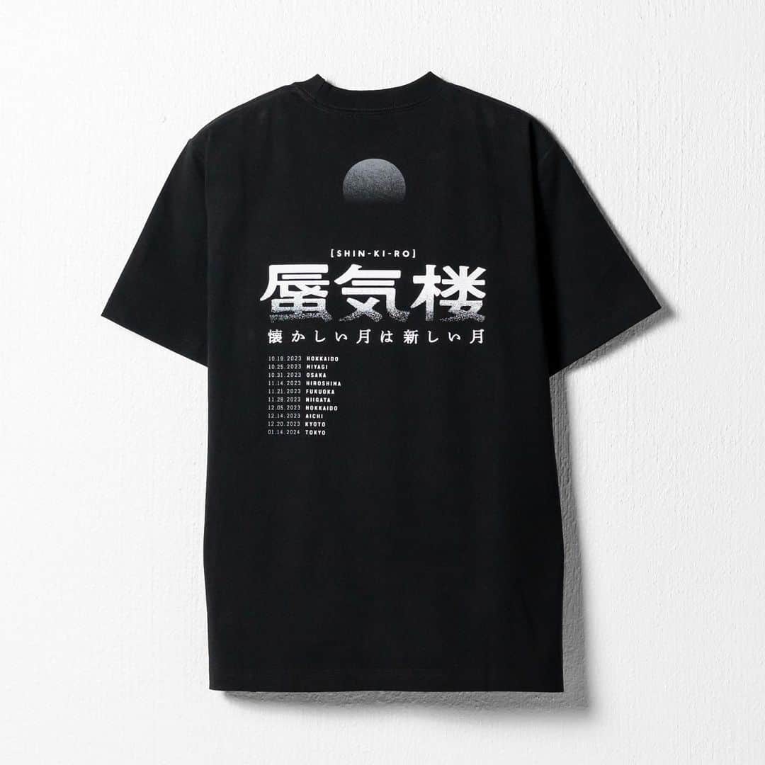 サカナクションさんのインスタグラム写真 - (サカナクションInstagram)「SHIN-KI-RO TOUR TEE  ¥3800  月の満ち欠けがプリントされたTシャツ バックプリントにはツアースケジュールがプリントされています。  #懐かしい月は新しい月蜃気楼 #蜃気楼ツアー」10月11日 18時09分 - sakanaction_jp