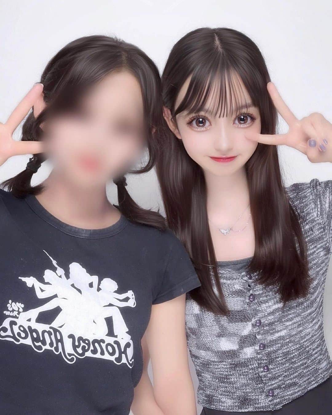 川原美杏のインスタグラム：「プリクラたくさん〜！💕 最近のプリまじで誰だかわかんなくなってきてる^^; 最初の3枚はアイドリーで最後の2枚は文化祭の帰りにアピマイで撮ったよ♩  #プリクラ #プリント倶楽部 #ニコラ #nicola #ニコモ #ニコラ11月号発売中 #川原美杏」