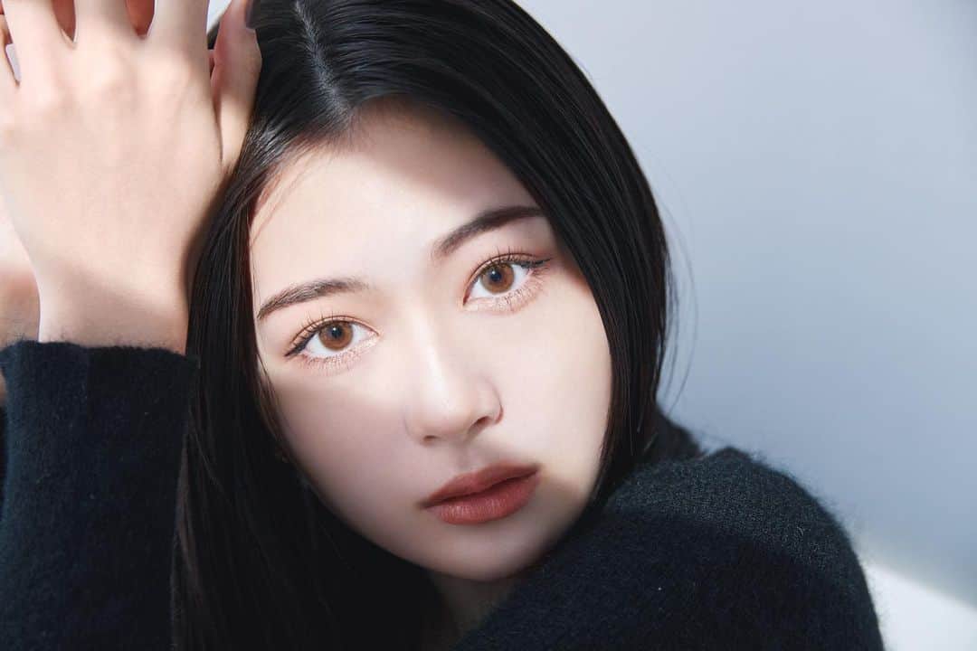 椎名亜美のインスタグラム：「キングダム束感マスカラアッシュブラウン登場してるので使ってみてね〜🥰 @yuzuko_makeup  さんのメイク可愛い🤭♡」