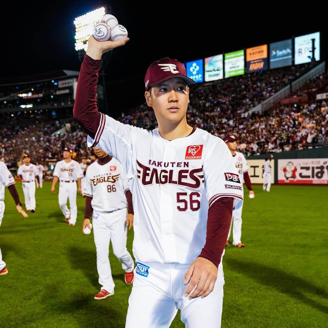 東北楽天ゴールデンイーグルスさんのインスタグラム写真 - (東北楽天ゴールデンイーグルスInstagram)「⚾️  2023シーズンも熱い応援をいただきまして 本当にありがとうございました‼️🏟️🦅  #鷲が掴む #rakuteneagles #岸孝之 #小郷裕哉  #則本昂大 #荘司康誠  #村林一輝  #鈴木翔天 #島内宏明 #安樂智大  #内星龍  #宋家豪 #伊藤裕季也  #松井裕樹 #田中将大」10月11日 18時27分 - rakuten_eagles