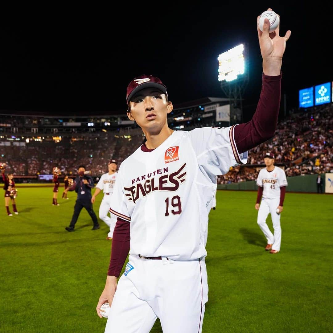 東北楽天ゴールデンイーグルスさんのインスタグラム写真 - (東北楽天ゴールデンイーグルスInstagram)「⚾️  2023シーズンも熱い応援をいただきまして 本当にありがとうございました‼️🏟️🦅  #鷲が掴む #rakuteneagles #岸孝之 #小郷裕哉  #則本昂大 #荘司康誠  #村林一輝  #鈴木翔天 #島内宏明 #安樂智大  #内星龍  #宋家豪 #伊藤裕季也  #松井裕樹 #田中将大」10月11日 18時27分 - rakuten_eagles