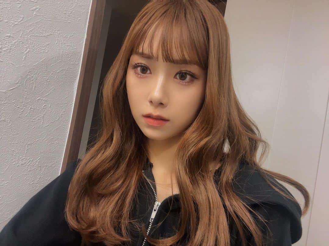 松田リマさんのインスタグラム写真 - (松田リマInstagram)「. 髪🪮結構明るい🔆 綺麗な色に色落ちしてきて嬉しい🧜🏻‍♀️⭐️」10 ...
