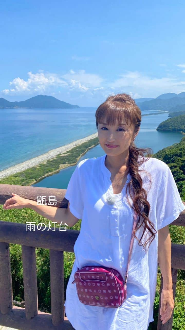 井上晴美のインスタグラム：「女優の日常  再投稿  音楽がついてなかった?  聞こえないのは私のスマホの問題?  気を取り直して  突然の雨  偶然にも灯台の明かりが灯った  グルグル回りだし  長いライトを放った  こういった偶然が滅多に見ることのできない  無人の灯台の動きに惚れる  雨の旅もいい  #甑島 #鹿児島 #旅 #熊本 #灯台 #雨 #love  #traveling」