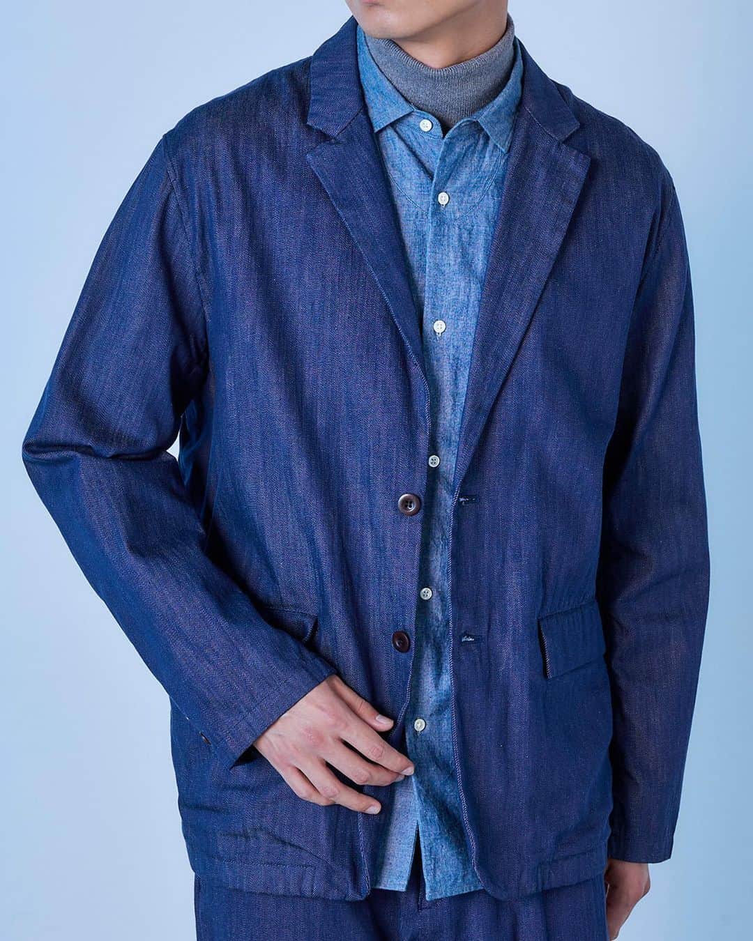 のインスタグラム：「.  JAPAN BLUE JEANS 2023 Autumn & Winter Collection  OUTER SHIN DENIM Tailored Jacket  BOTTMS SHIN DENIM Easy Tapered  その他　参考商品　  @denimlabo_web   #japanblue #japanbluejeans #kojima #Kurashiki #okayama #denim #jeans #indigo #aging #madeinjapan #madeinokayama  #ジャパンブルー  #ジャパンブルージーンズ #児島 #倉敷 #岡山 #日本製」