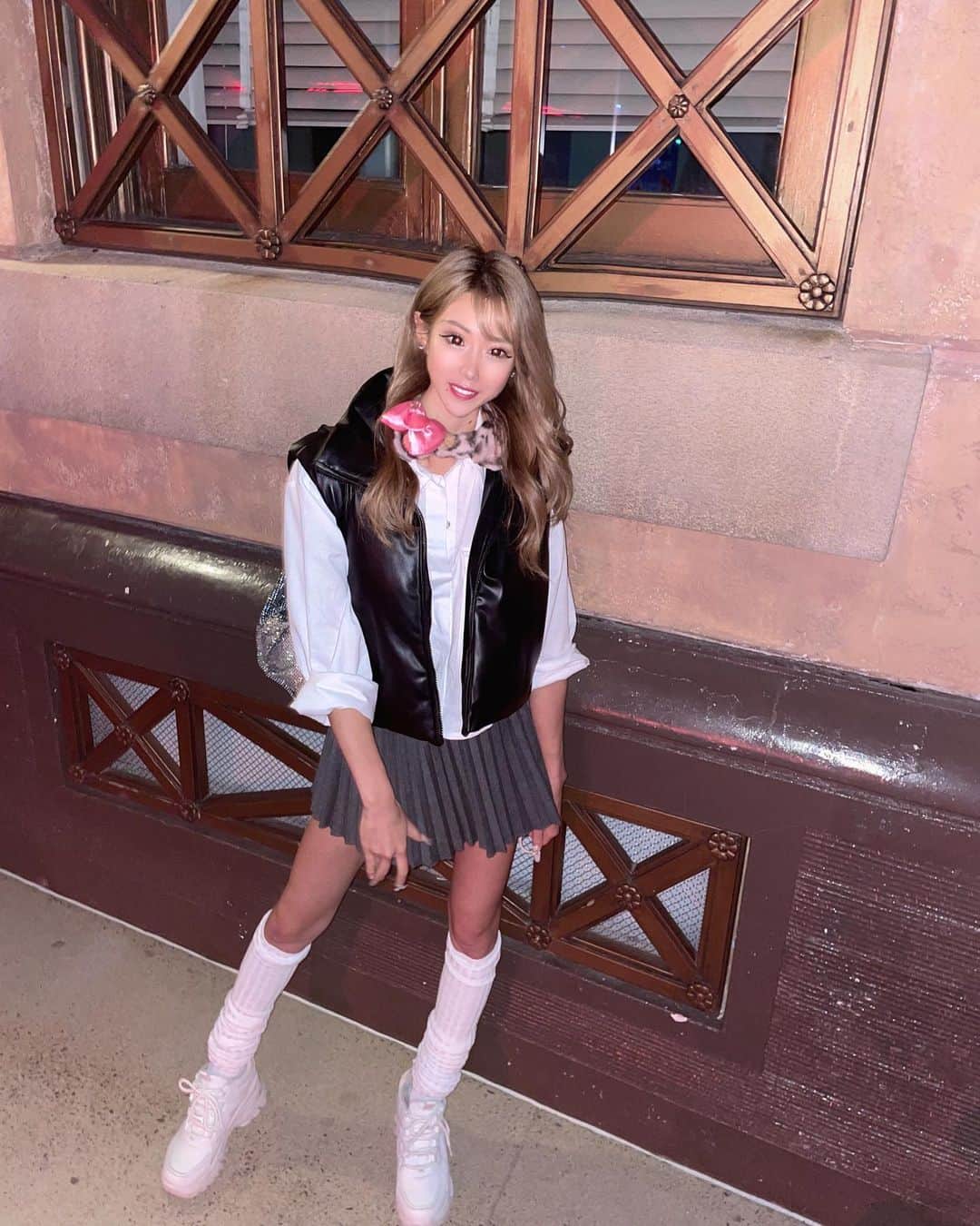 RIIAのインスタグラム：「たくさん写真撮ったから思い出残しに載せさせてくださぁい🥹💓 それにしてもZARAのレザーダウン暖か過ぎた👏」