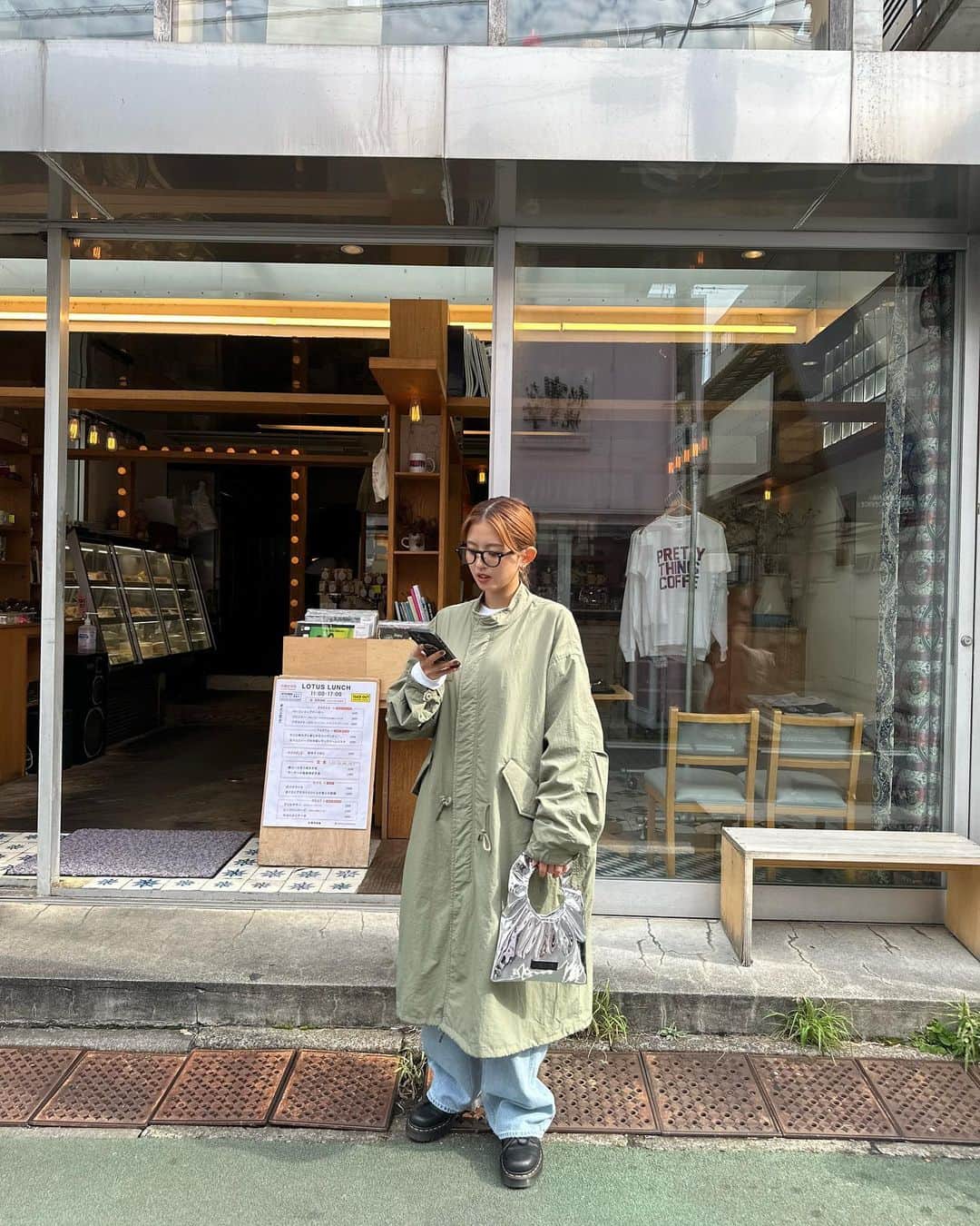 鈴本美愉さんのインスタグラム写真 - (鈴本美愉Instagram)「@muleau_official  Muléau 23 Autumn Collection Vol.3 販売スタートしました🥳  今回のアイテムは全て男性の方もお使いいただけます✨ こちらのコートもユニセックスで、ウエスト部分と裾部分に紐がついていていろんなシルエットが楽しめるアイテムです🙌 もう一色はBlack🐈‍⬛ この機会にぜひ🩶」10月11日 19時00分 - suzumotomiyu125