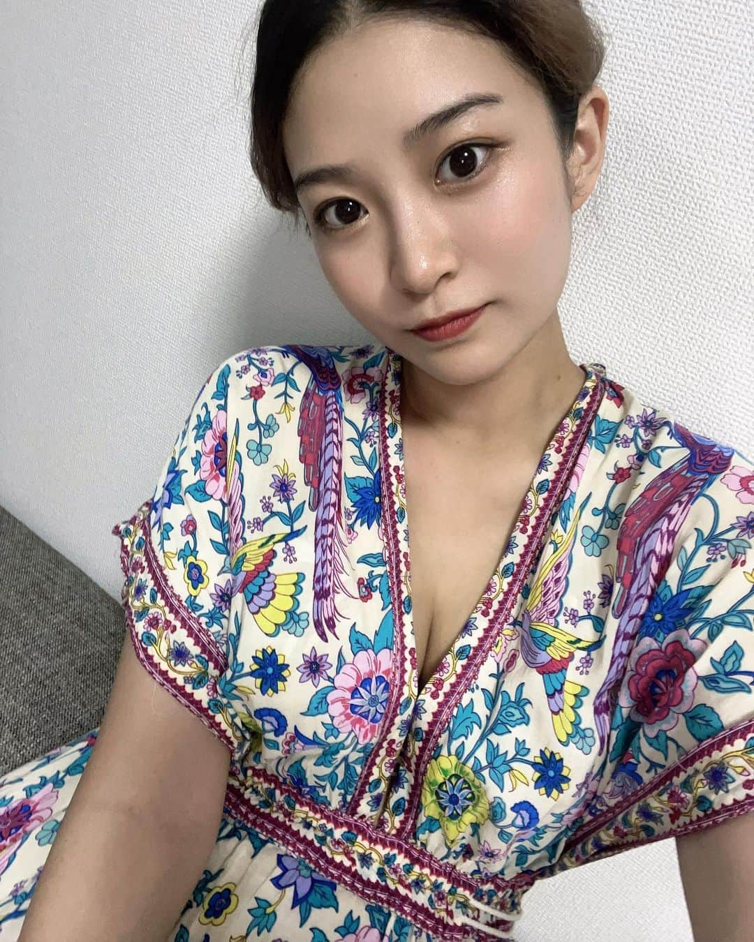 谷かえさんのインスタグラム写真 - (谷かえInstagram)「ファンに貰ったワンピース💐」10月11日 18時54分 - tani_kae