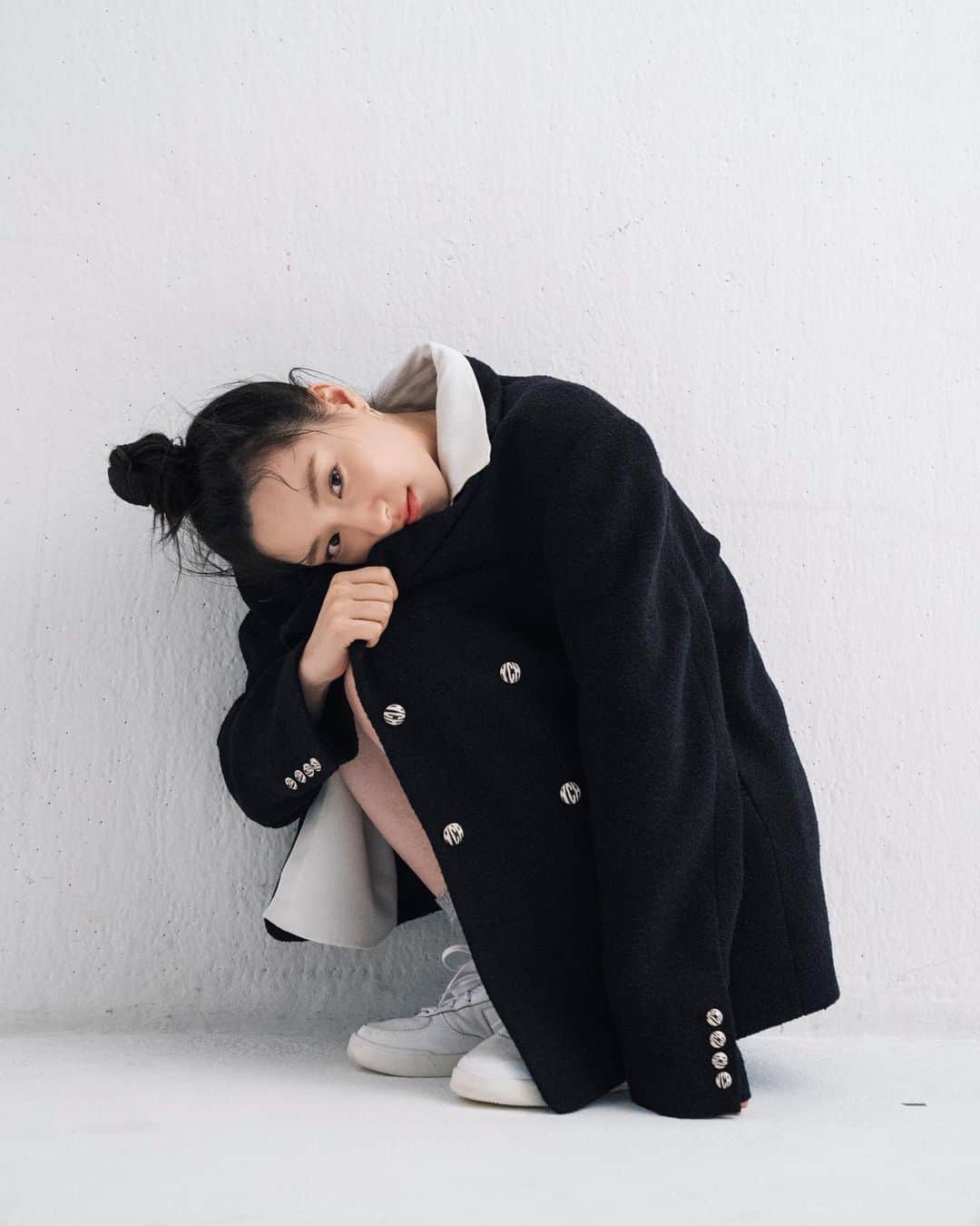 キングコングエンターテインメントのインスタグラム：「| #추소정 #손주연  배우 추소정, 손주연 씨의 숨겨진 초능력을 밝혀낸 ‘더네이버’ 비하인드 포스트 오픈⚡️  포스트 보러 가기 🔗 https://naver.me/G4x0kSJ3 (or Link in Bio ✔)  #추소정 #손주연 #ChuSoJung #SonJuYeon #더네이버 #TheNeighbor #비하인드 #포스트」
