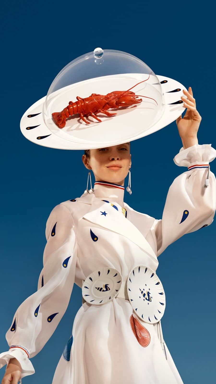 エールフランスのインスタグラム：「Take a closer look at these utensils celebrating the French art of living for the Concorde and crafted by the renowned French designer Raymond Loewy. #AirFrance90」