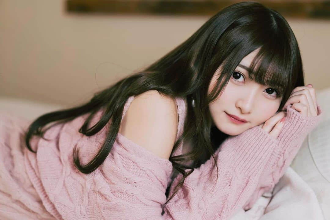 片岡未優のインスタグラム：「こっちきてごろごろしよ〜♡」