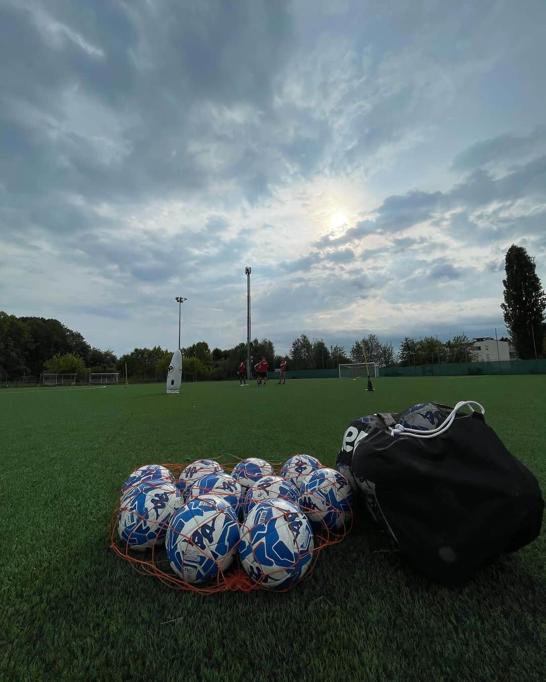 ルカ・リゴーニのインスタグラム：「Settimana di riposo per la sosta nazionali, senza mai perdere di vista l’obiettivo⚽️  #vicenza #coach」