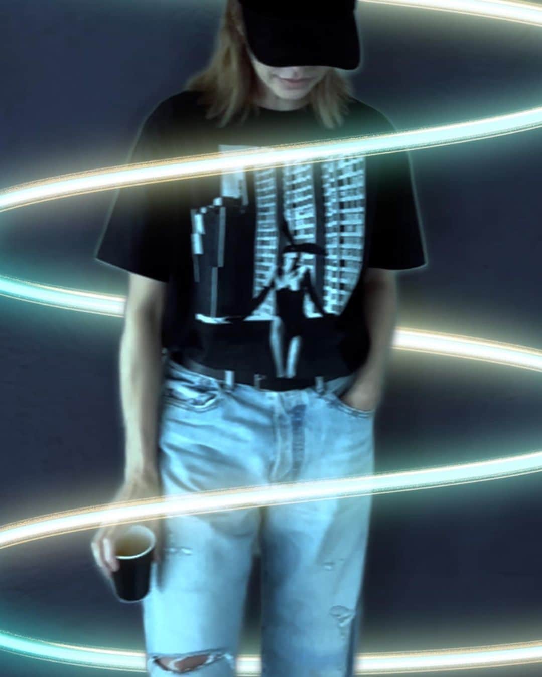 RINAさんのインスタグラム写真 - (RINAInstagram)「⁡ ⁡ 最近お気に入りのニューアイテムを❣️☺️ 👖 #Vintage  #ラインのハイライズストレートモデル  のデニム。 #hauntdaikanyama   👚T-shirt  #tremezzo_japan #theinternationalimagescollection  #ヘルムートニュートン」10月11日 19時03分 - rina_karina0417