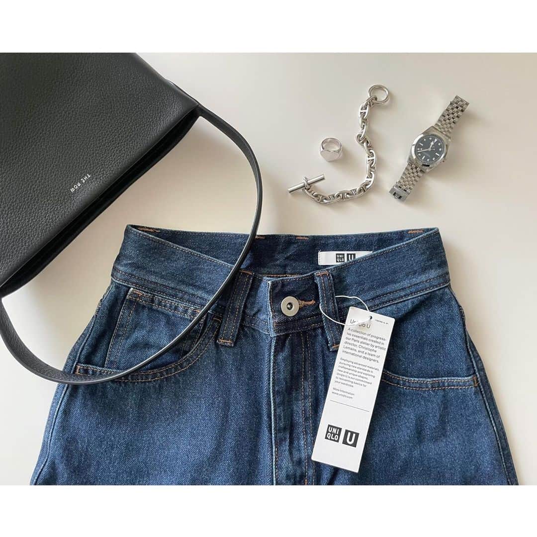 のインスタグラム：「久しぶりにデニムを買った👖＊ やっぱりUniqlo U好きだー！  #uniqlo#uniqlou#therow#hermes#hermesjewelry#tudor#tudorwatch」